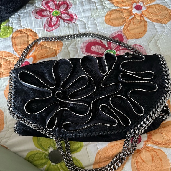 Black bag - Picture 2 of 4